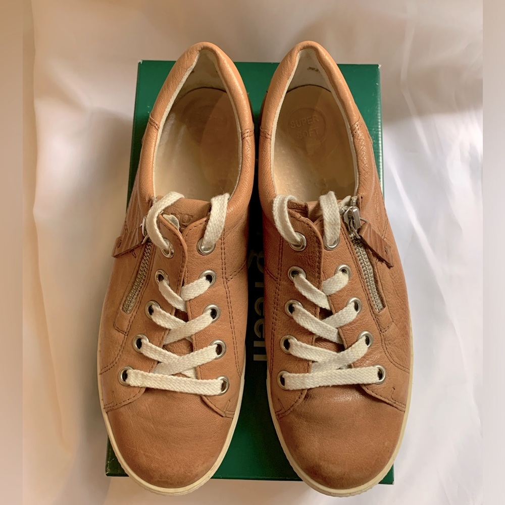 Paul Green Womens’s Cuoio Leather Sneaker Size 8